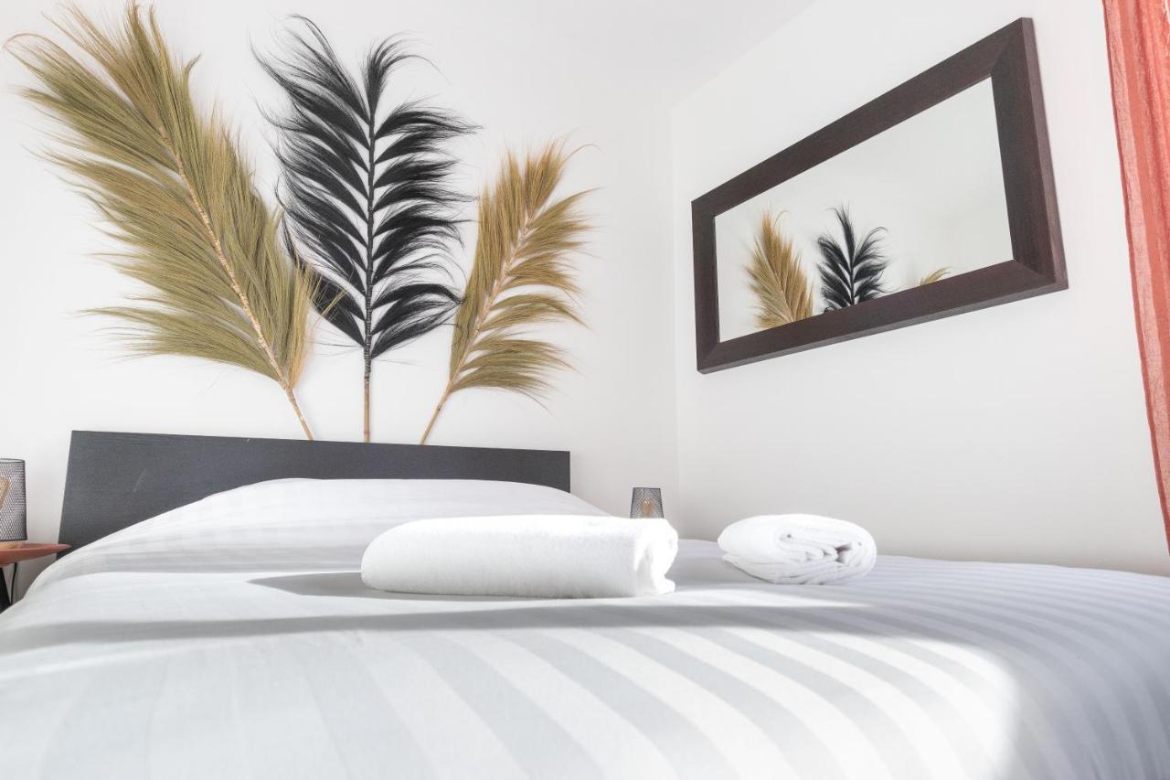 & Le Grand Lumineux Apartment